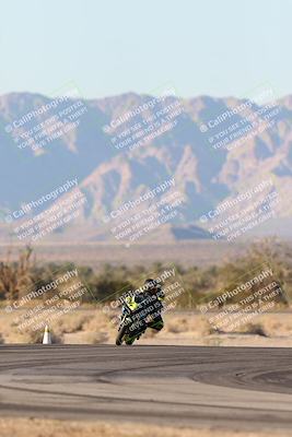 media/Dec-07-2025-CVMA (Sun) [[3e7d2de5dc]]/Race 18-Formula Twins-Formula 40 UL/